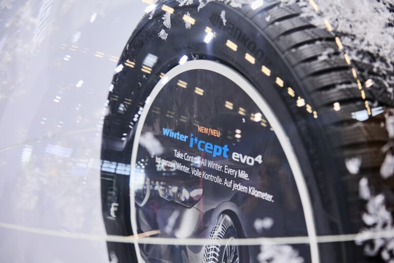 Hankook Winter i*cept evo 4 dominuje v teste zimných pneumatík pre SUV podľa Auto Bild Allrad