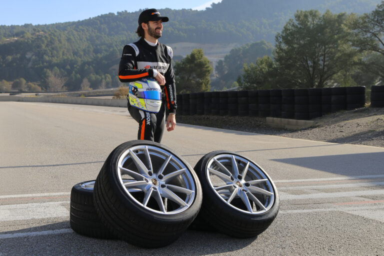 Hankook Ventus S1 evo Z ako továrenské osadenie pre Porsche 911 Carrera vo veľkostiach 19/20 palcov